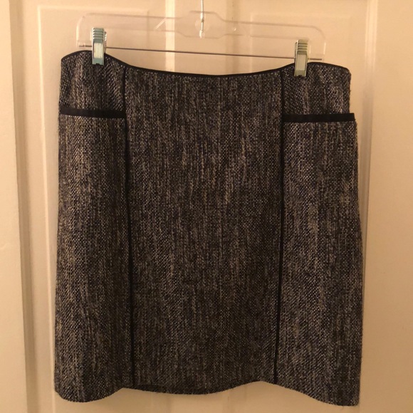 White House Black market WHBM, black white silver tweed skirt size 12 - Picture 1 of 5